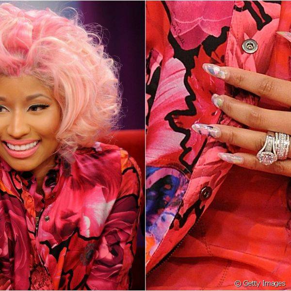 Para participar de programa de TV em 2012, a cantora apostou no efeito marmorizado para as pontinhas das unhas